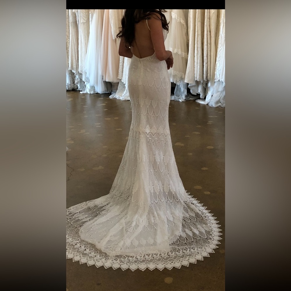 Made With Love wedding dress. - Picture 7 of 9